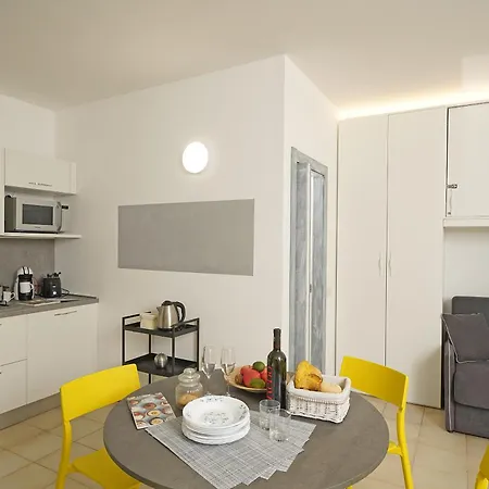 Casa Lugana 8 - Gardagate Apartmán *